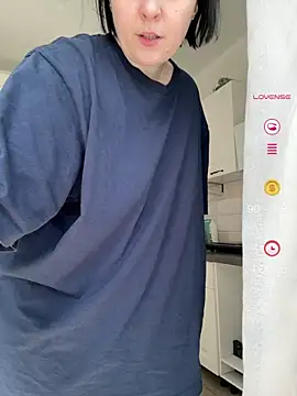 Snapshot of HubbaBaby chatting on 04/28/26, 10:31 HubbaBaby online show from 04/28/26, 10:31