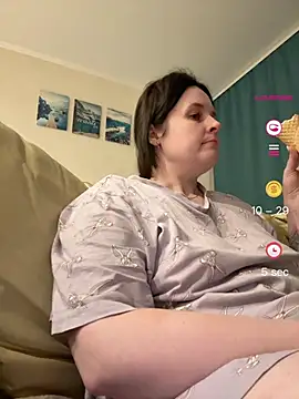 Snapshot of HubbaBaby chatting on 04/29/26, 05:30 HubbaBaby online show from 04/29/26, 05:30