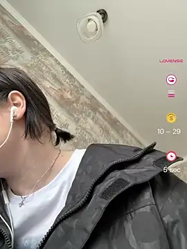 Snapshot of HubbaBaby chatting on 04/30/26, 10:21 HubbaBaby online show from 04/30/26, 10:21