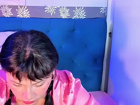 Snapshot of brunne_eva chatting on 05/07/26, 06:19 brunne eva online show from 05/07/26, 06:19