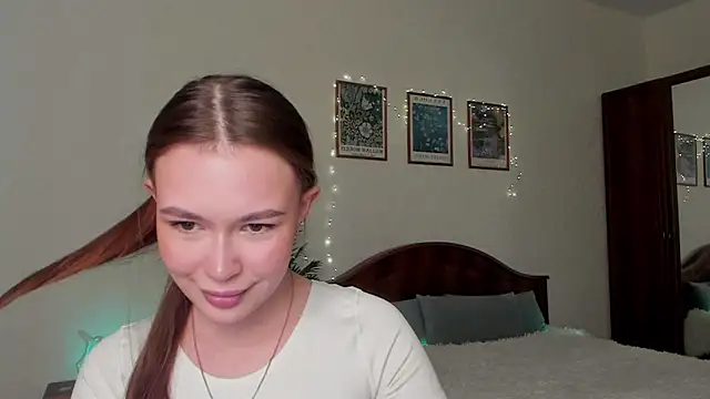 Snapshot of kittiangel00 chatting on 03/14/26, 12:21 kittiangel00 online show from 03/14/26, 12:21