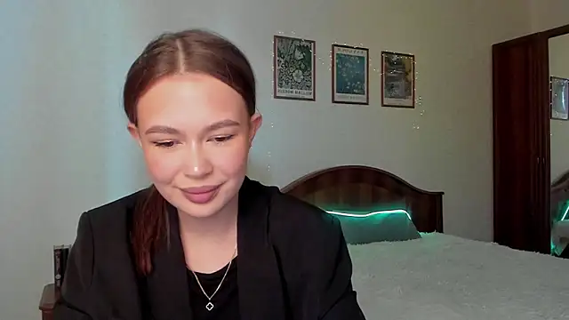 Snapshot of kittiangel00 chatting on 03/20/26, 09:25 kittiangel00 online show from 03/20/26, 09:25