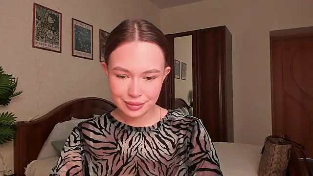 Snapshot of kittiangel00 chatting on 03/29/26, 04:34 kittiangel00 online show from 03/29/26, 04:34