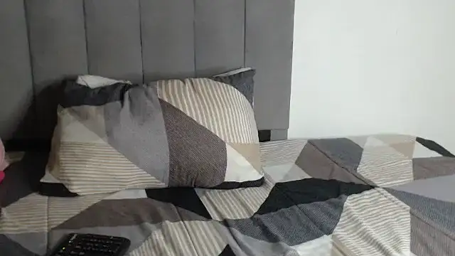 Snapshot of Tasha_xxx chatting on 04/22/26, 02:25 Tasha xxx online show from 04/22/26, 02:25