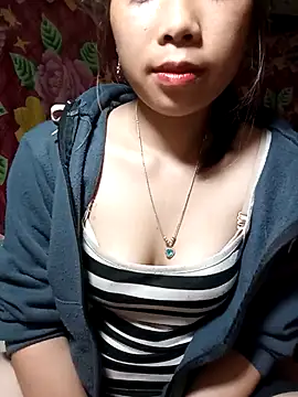 Snapshot of big-breasts chatting on 04/20/26, 04:48 big-breasts online show from 04/20/26, 04:48