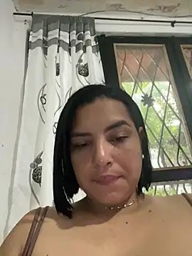 Snapshot of Kira33_ chatting on 04/16/26, 11:44 Kira33 online show from 04/16/26, 11:44