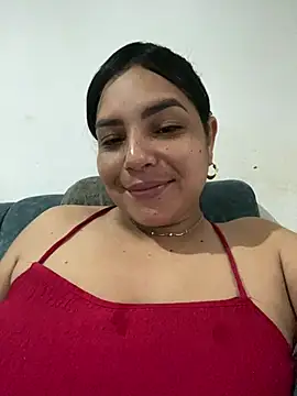 Snapshot of Kira33_ chatting on 04/19/26, 11:31 Kira33 online show from 04/19/26, 11:31