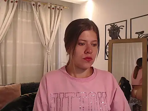 Snapshot of Moonna_linnda chatting on 03/12/26, 01:28 Moonna linnda online show from 03/12/26, 01:28