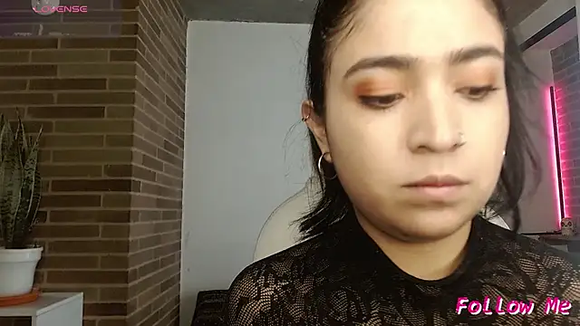 Snapshot of sweet-little chatting on 03/20/26, 04:23 sweet-little online show from 03/20/26, 04:23