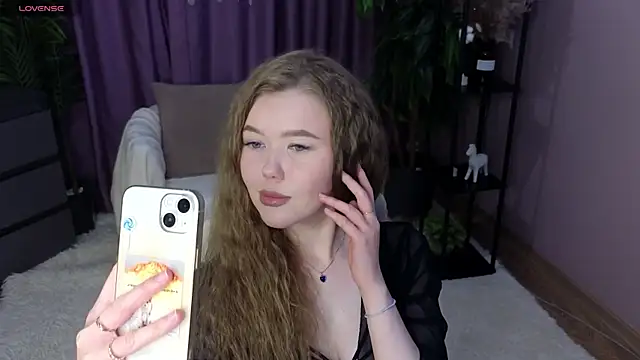 Snapshot of BlondeLina chatting on 04/26/26, 04:54 BlondeLina online show from 04/26/26, 04:54