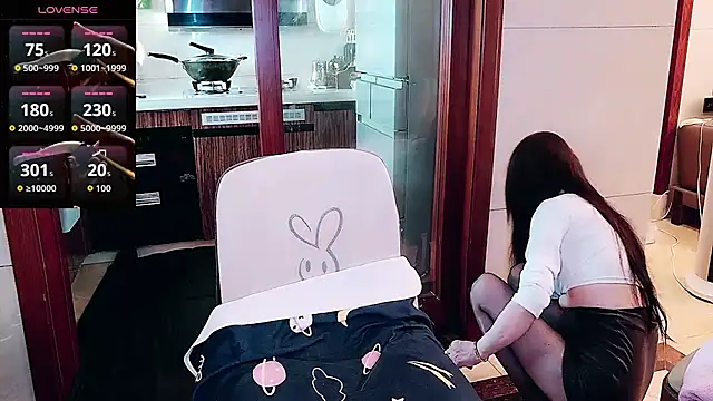 Snapshot of nuanuanbaobei chatting on 04/18/26, 06:28 nuanuanbaobei online show from 04/18/26, 06:28