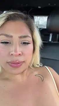 Snapshot of mxmxee chatting on 04/14/26, 03:29 mxmxee online show from 04/14/26, 03:29