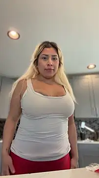 Snapshot of mxmxee chatting on 04/20/26, 09:27 mxmxee online show from 04/20/26, 09:27