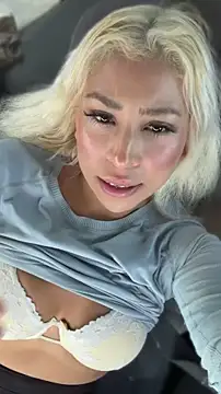 Snapshot of mxmxee chatting on 04/26/26, 06:38 mxmxee online show from 04/26/26, 06:38