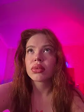 Snapshot of RedheadQueen_ chatting on 04/04/26, 01:30 RedheadQueen online show from 04/04/26, 01:30