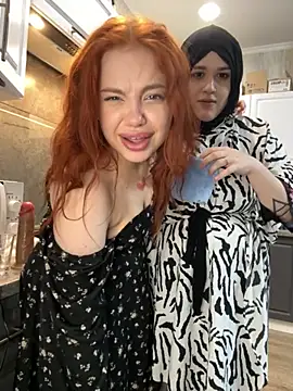 Snapshot of RedheadQueen_ chatting on 04/19/26, 06:10 RedheadQueen online show from 04/19/26, 06:10