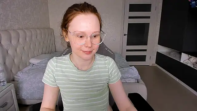 Snapshot of NikiCozy chatting on 03/29/26, 11:32 NikiCozy online show from 03/29/26, 11:32