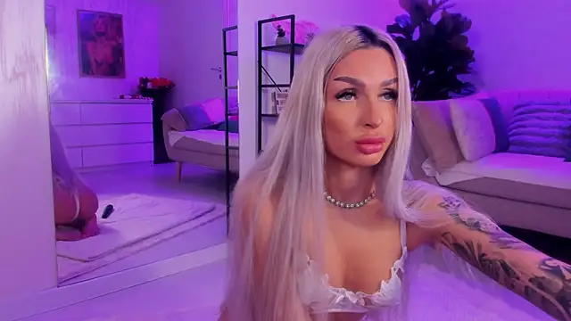 Snapshot of ArianaXO_ chatting on 05/22/26, 06:31 ArianaXO online show from 05/22/26, 06:31
