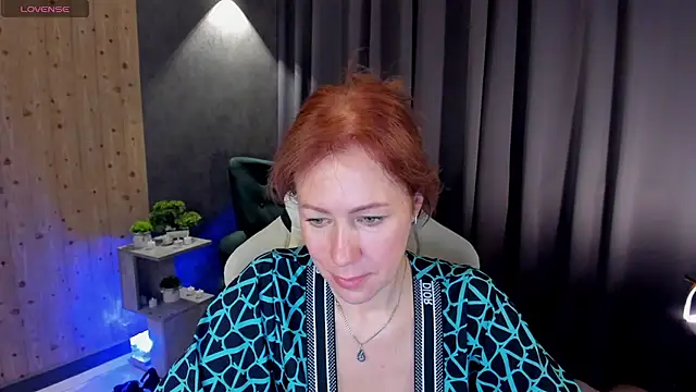 Snapshot of LeticiaRomano chatting on 03/11/26, 04:35 LeticiaRomano online show from 03/11/26, 04:35