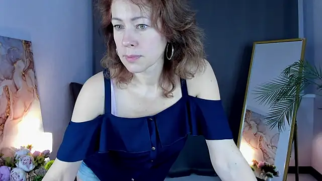 Snapshot of LeticiaRomano chatting on 03/26/26, 06:52 LeticiaRomano online show from 03/26/26, 06:52