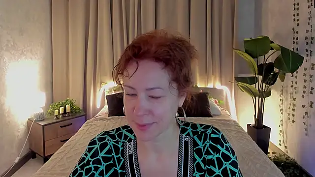 Snapshot of LeticiaRomano chatting on 04/12/26, 04:06 LeticiaRomano online show from 04/12/26, 04:06
