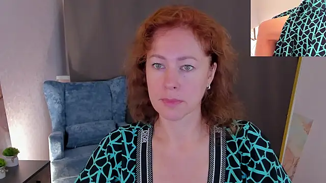 Snapshot of LeticiaRomano chatting on 06/14/26, 04:03 LeticiaRomano online show from 06/14/26, 04:03