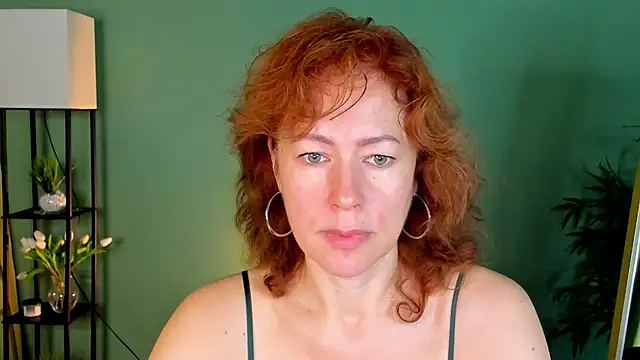 Snapshot of LeticiaRomano chatting on 06/27/26, 04:06 LeticiaRomano online show from 06/27/26, 04:06