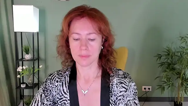 Snapshot of LeticiaRomano chatting on 07/06/26, 03:58 LeticiaRomano online show from 07/06/26, 03:58