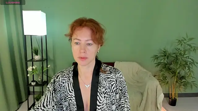 Snapshot of LeticiaRomano chatting on 07/07/26, 06:47 LeticiaRomano online show from 07/07/26, 06:47