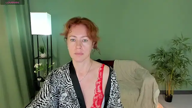 Snapshot of LeticiaRomano chatting on 07/07/26, 07:23 LeticiaRomano online show from 07/07/26, 07:23