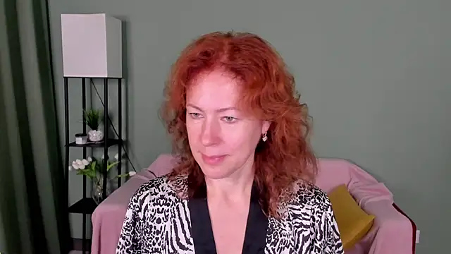 Snapshot of LeticiaRomano chatting on 07/24/26, 04:10 LeticiaRomano online show from 07/24/26, 04:10