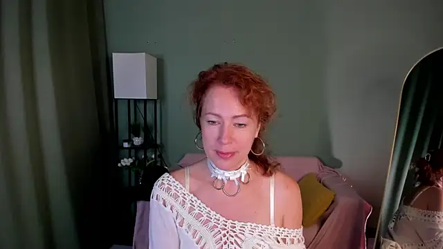 Snapshot of LeticiaRomano chatting on 07/27/26, 03:57 LeticiaRomano online show from 07/27/26, 03:57