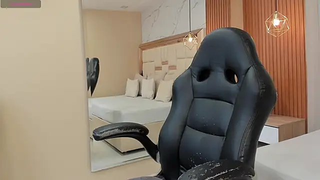 luna veega online show from 05/26/26, 04:25