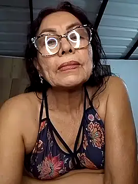 Snapshot of HOT_LATINA20 chatting on 06/25/26, 02:33 HOT LATINA20 online show from 06/25/26, 02:33