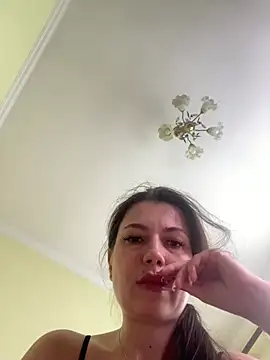 Snapshot of Cutee_Erika chatting on 07/04/26, 12:00 Cutee Erika online show from 07/04/26, 12:00