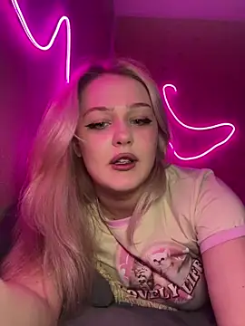 Snapshot of keeeessyyy chatting on 03/28/26, 10:20 keeeessyyy online show from 03/28/26, 10:20