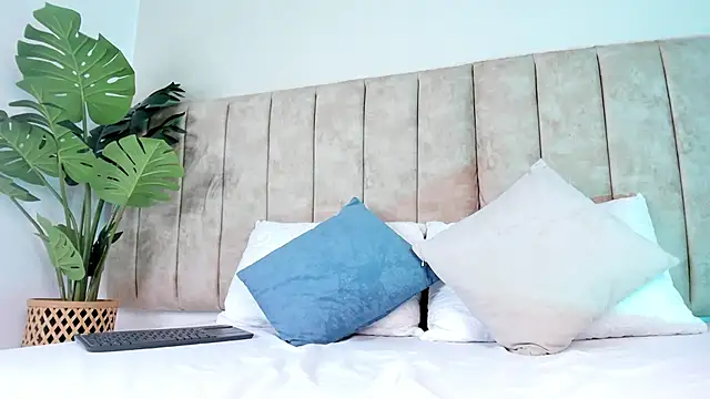 Snapshot of AgathaSavage chatting on 04/24/26, 03:09 AgathaSavage online show from 04/24/26, 03:09