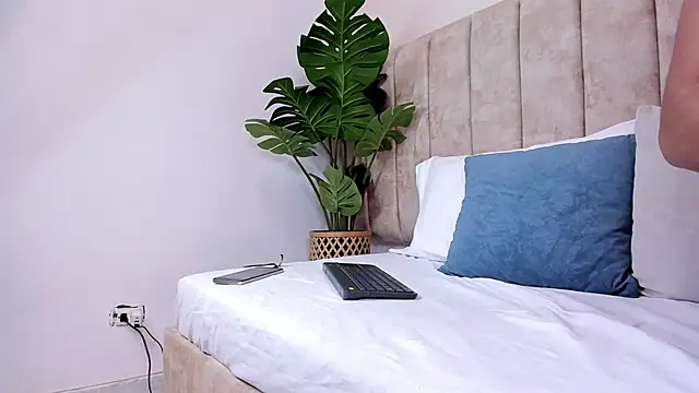 Snapshot of AgathaSavage chatting on 04/25/26, 03:09 AgathaSavage online show from 04/25/26, 03:09