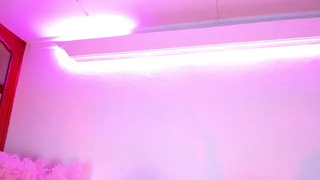 Snapshot of Rebeldana chatting on 03/18/26, 06:11 Rebeldana online show from 03/18/26, 06:11