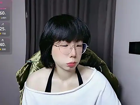 Snapshot of lin_lin_520_520 chatting on 04/08/26, 05:40 lin lin 520 520 online show from 04/08/26, 05:40