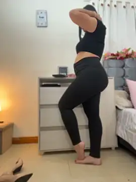 Isabella Roses  online show from 05/26/26, 11:01