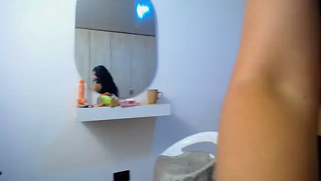 Snapshot of Tamar4_f00x chatting on 04/21/26, 01:06 Tamar4 f00x online show from 04/21/26, 01:06