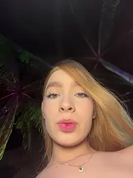 Snapshot of Isabella_gaviria chatting on 03/18/26, 01:20 Isabella gaviria online show from 03/18/26, 01:20