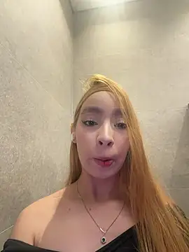 Snapshot of Isabella_gaviria chatting on 04/03/26, 01:03 Isabella gaviria online show from 04/03/26, 01:03