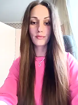 Snapshot of LunaCrystall chatting on 04/21/26, 03:17 LunaCrystall online show from 04/21/26, 03:17