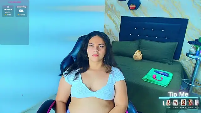 Snapshot of scarlettt__joness chatting on 04/01/26, 03:07 scarlettt joness online show from 04/01/26, 03:07