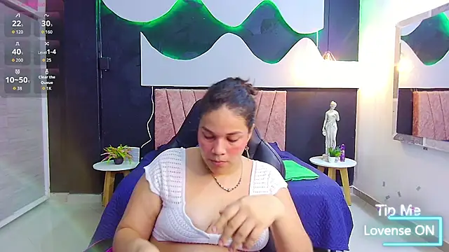 Snapshot of scarlettt__joness chatting on 04/11/26, 02:16 scarlettt joness online show from 04/11/26, 02:16