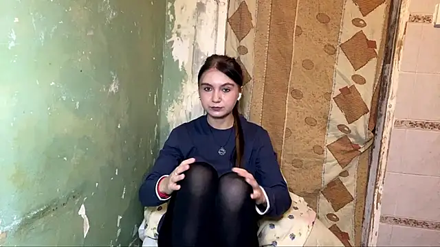 Snapshot of Lollybomb chatting on 04/14/26, 08:59 Lollybomb online show from 04/14/26, 08:59