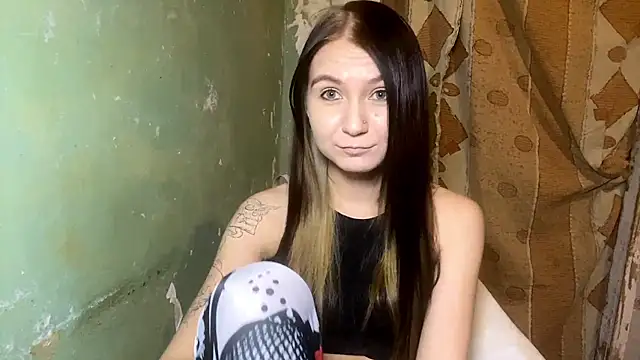 Snapshot of Lollybomb chatting on 04/21/26, 08:55 Lollybomb online show from 04/21/26, 08:55