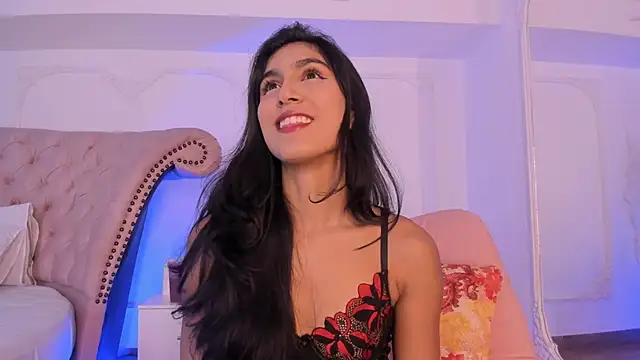 Snapshot of LucianaBlanco_ chatting on 05/06/26, 08:25 LucianaBlanco online show from 05/06/26, 08:25